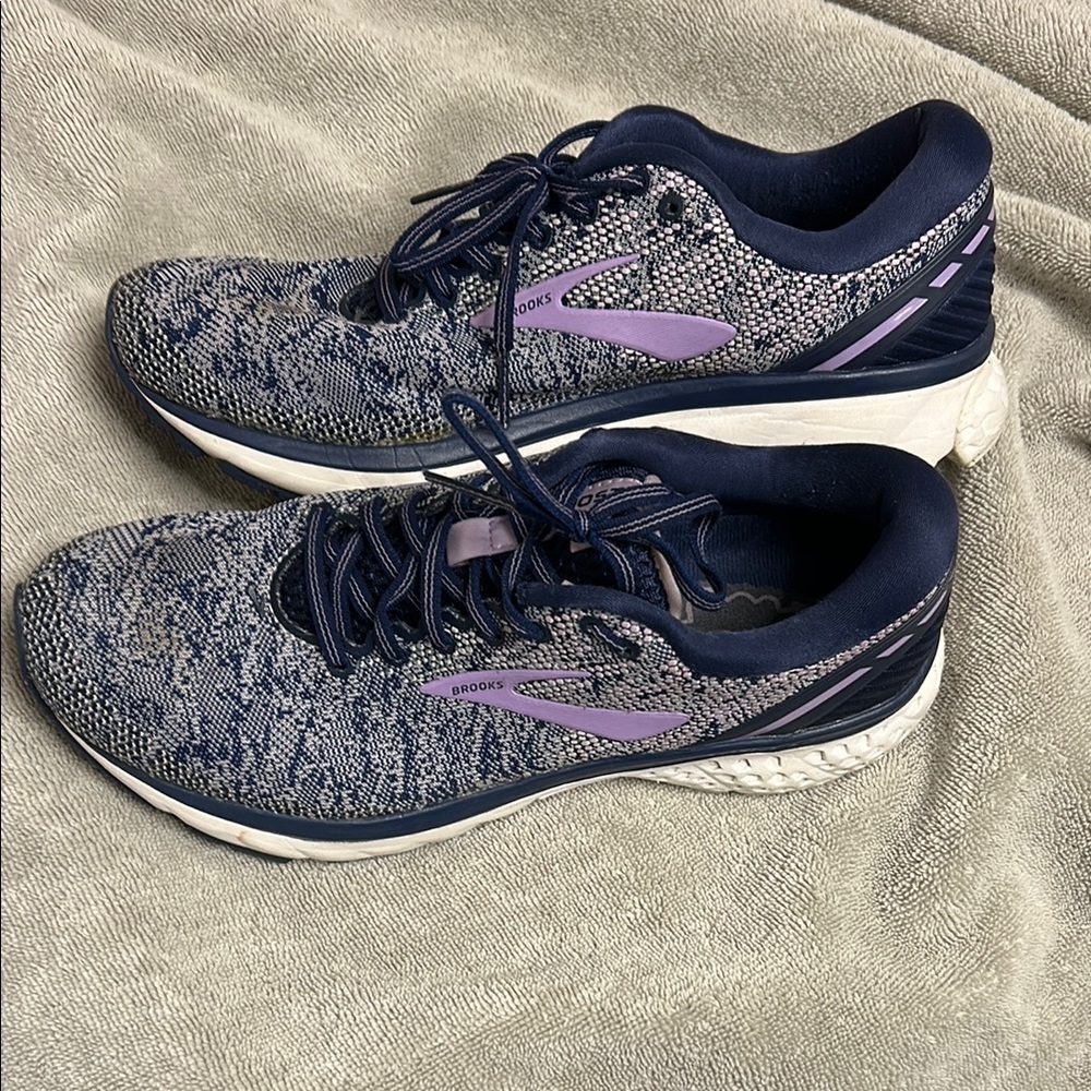 Brooks Dynamic Blue and Purple Athletic Shoes